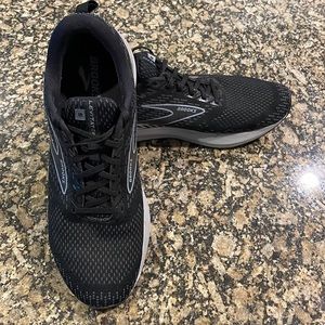 Brooks Running Levitate 5 Men’s 14